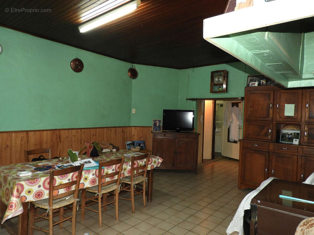 Maison à PREVINQUIERES