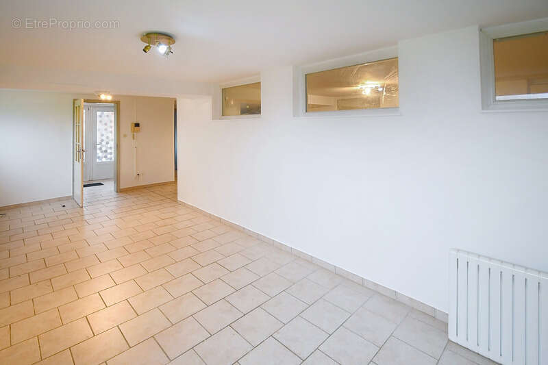 Appartement à AUDUN-LE-ROMAN