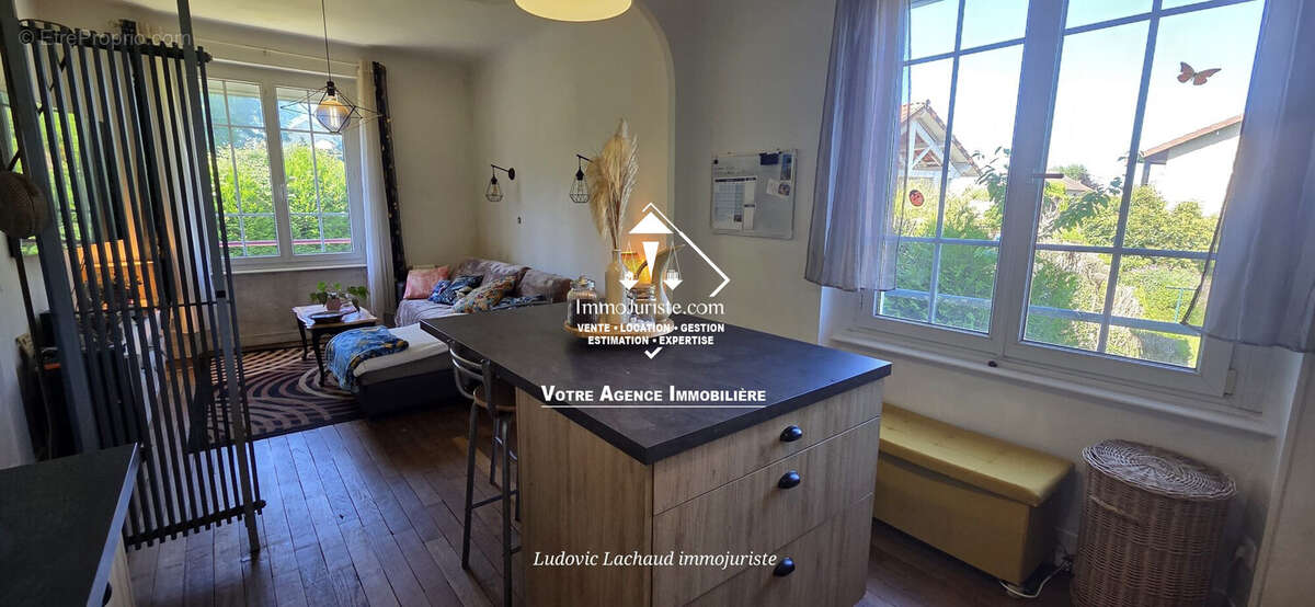 Maison à CONDAT-SUR-VIENNE