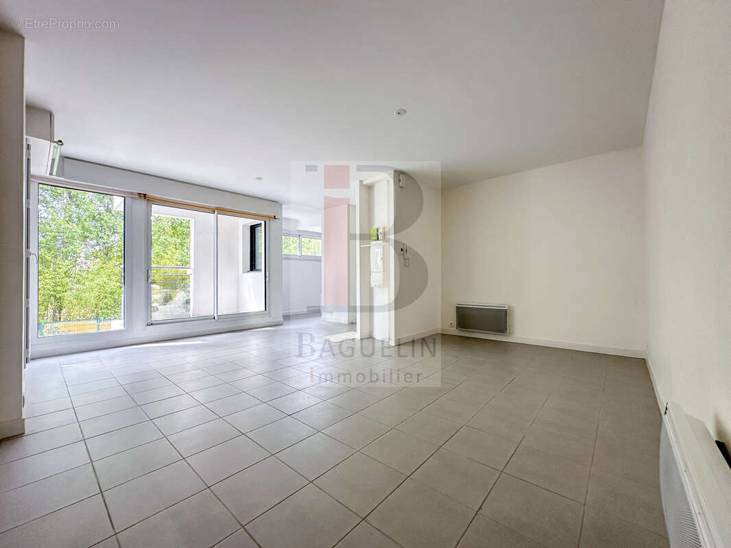 Appartement à FOURAS