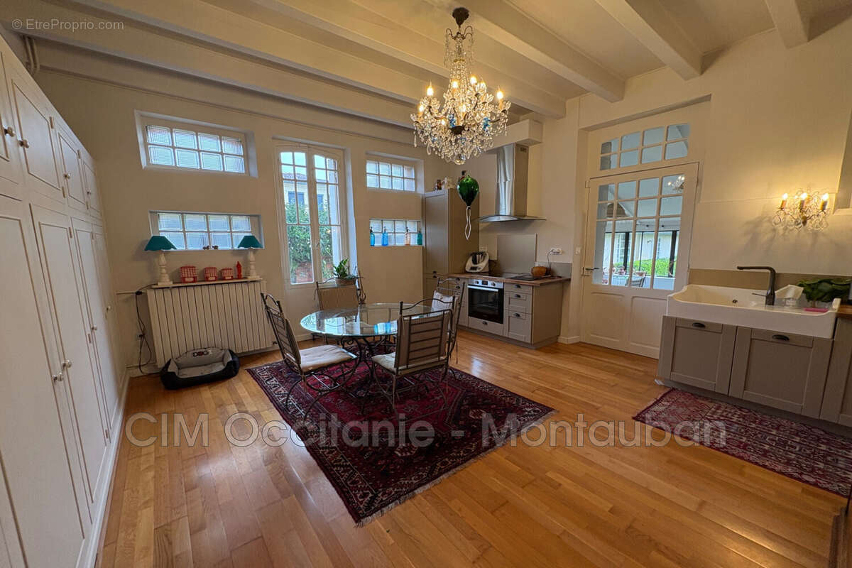 Maison à CASTELSARRASIN