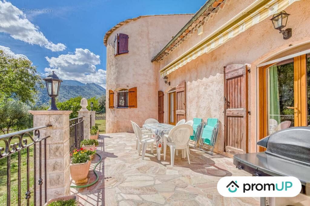 Maison à ROQUESTERON