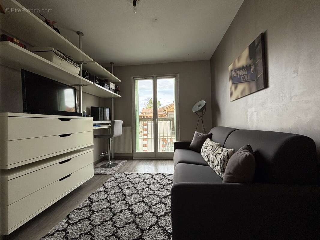 Appartement à BOURG-DE-PEAGE