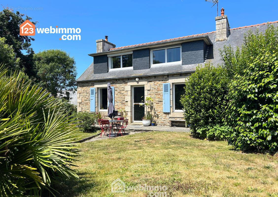 Maison à TREDREZ-LOCQUEMEAU