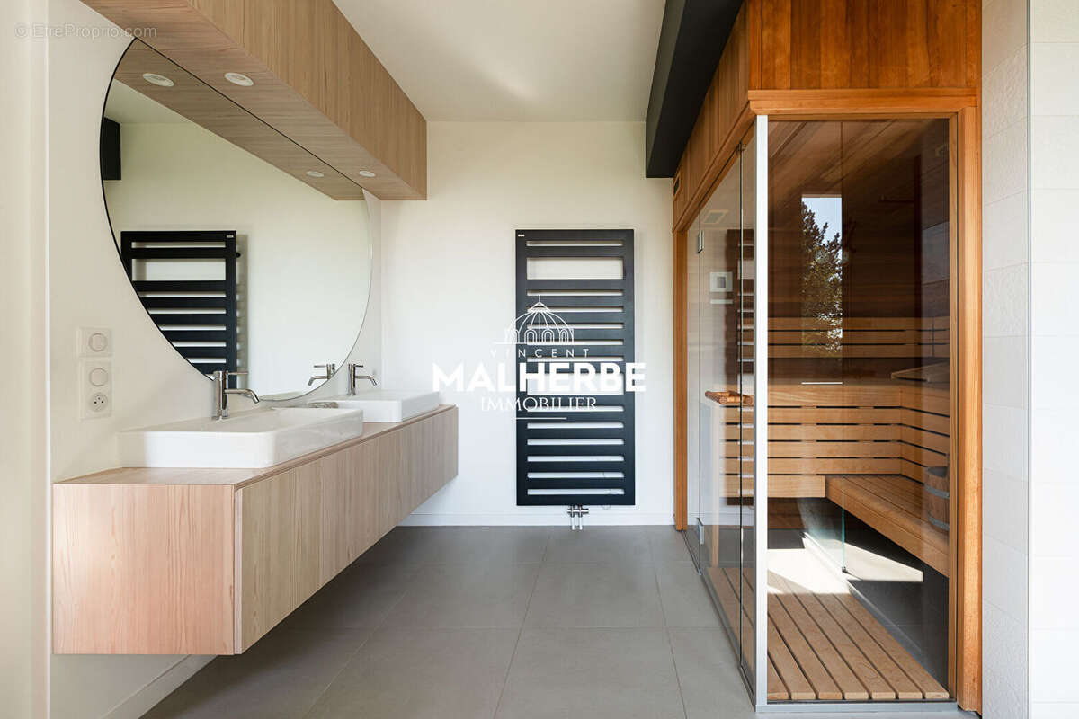 Sur les hauteurs : tres belle maison independante et familiale - photo 14