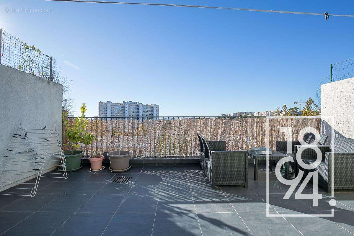 Vendu loué - duplex toit-terrasse avec parking secteur la pomme - photo 3