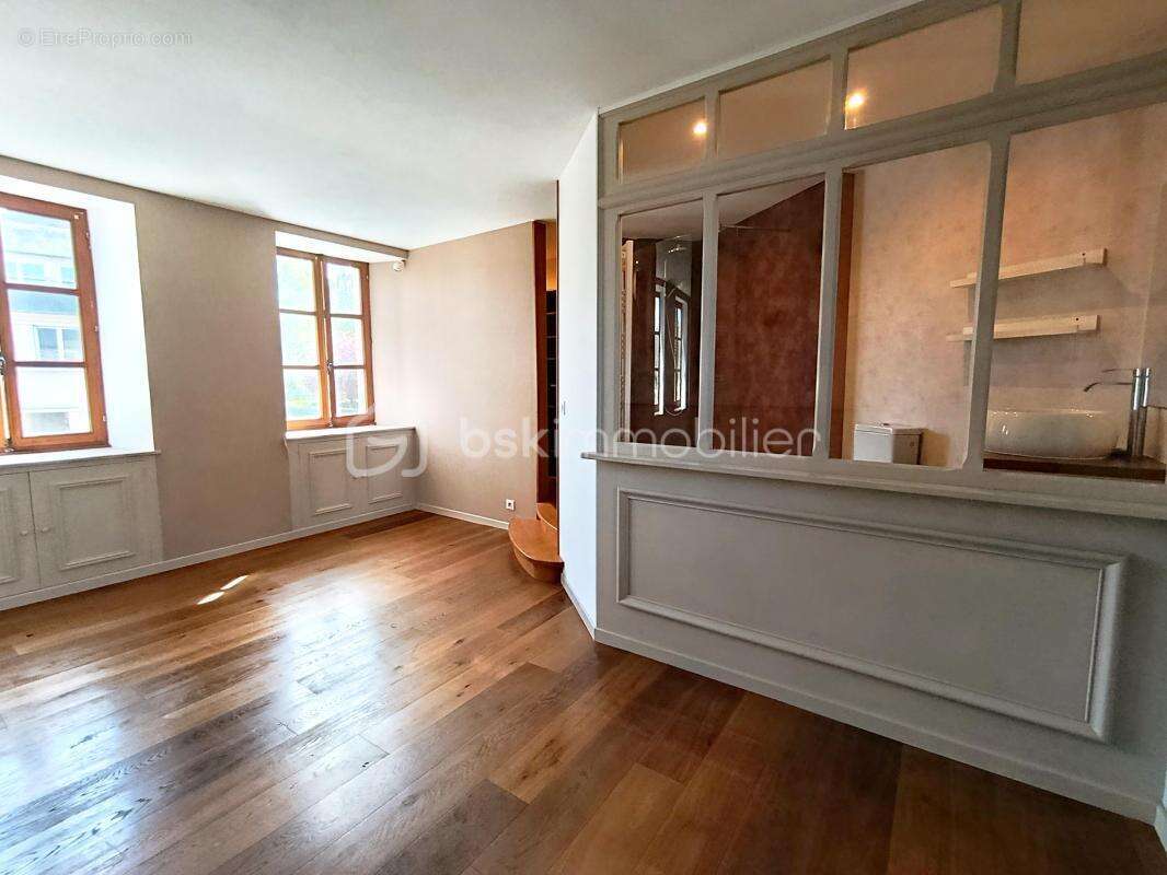 Maison à LE MOLAY-LITTRY