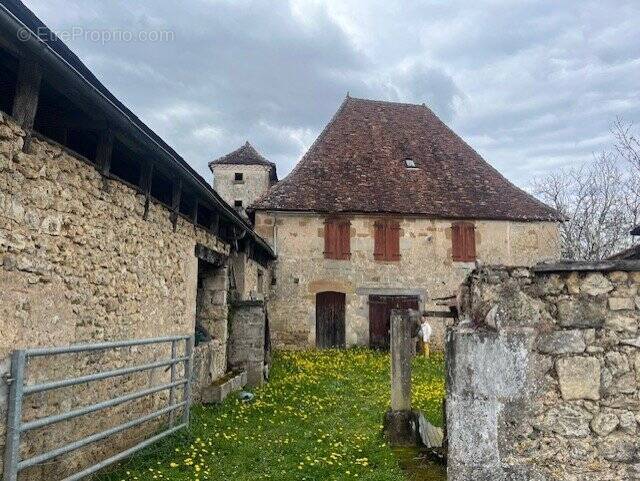 Maison à LA CHAPELLE-AUX-SAINTS