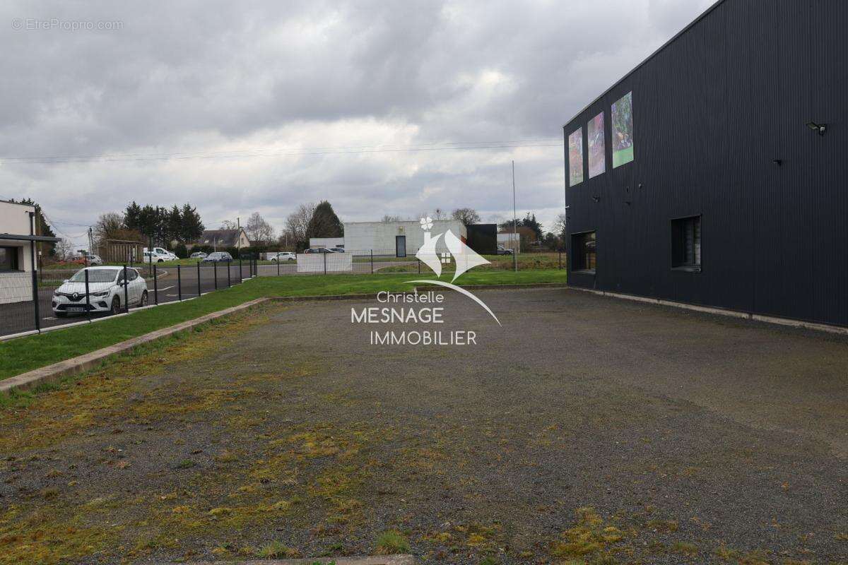 Commerce à JUGON-LES-LACS