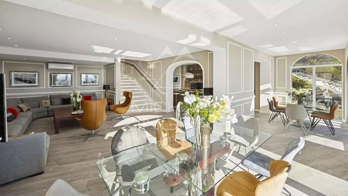 Maison à MANDELIEU-LA-NAPOULE