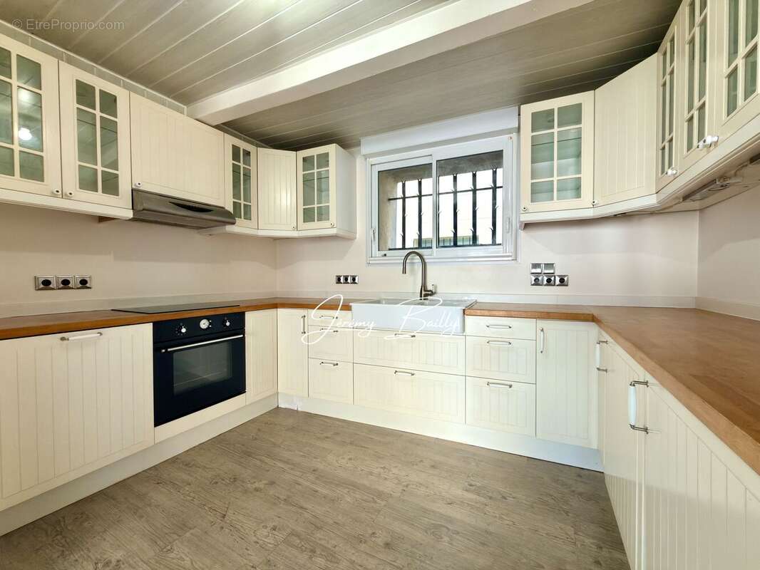 Maison 52 m² à Saint-Esteve  - photo 10