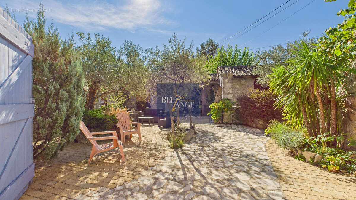 Maison à SAINT-ALBAN-AURIOLLES