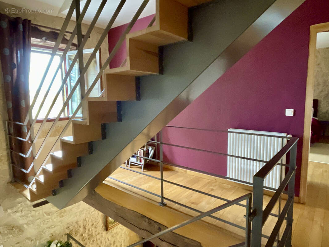 Maison à VIC-FEZENSAC