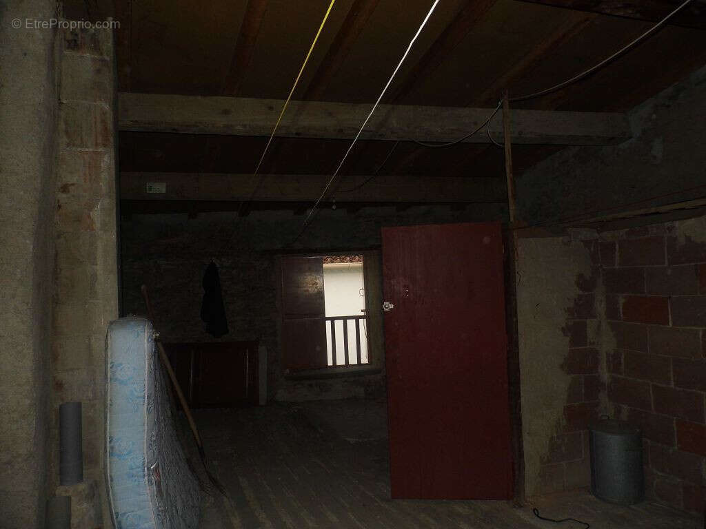 Maison à AZILLE