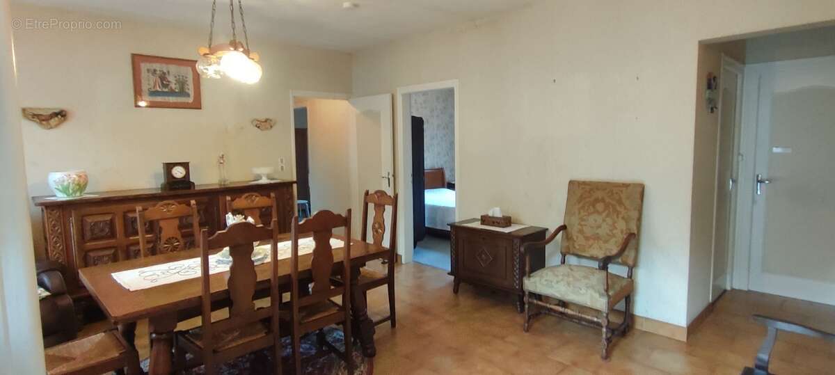 Maison à COUZE-ET-SAINT-FRONT