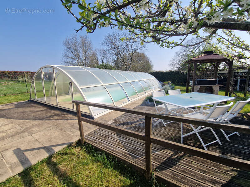 Maison à SAINT-JEAN-D'ANGELY