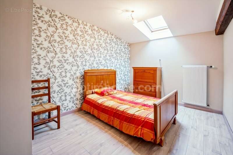 49300 Cholet - corps de ferme – 4 ha – Potentiel gîtes ou maison d'hôtes - revenus fonciers et locatifs - charme de l'ancien - d - photo 9