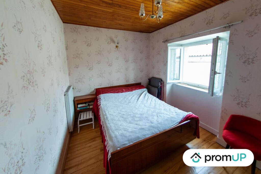 Maison à SAINT-ETIENNE-DU-VIGAN