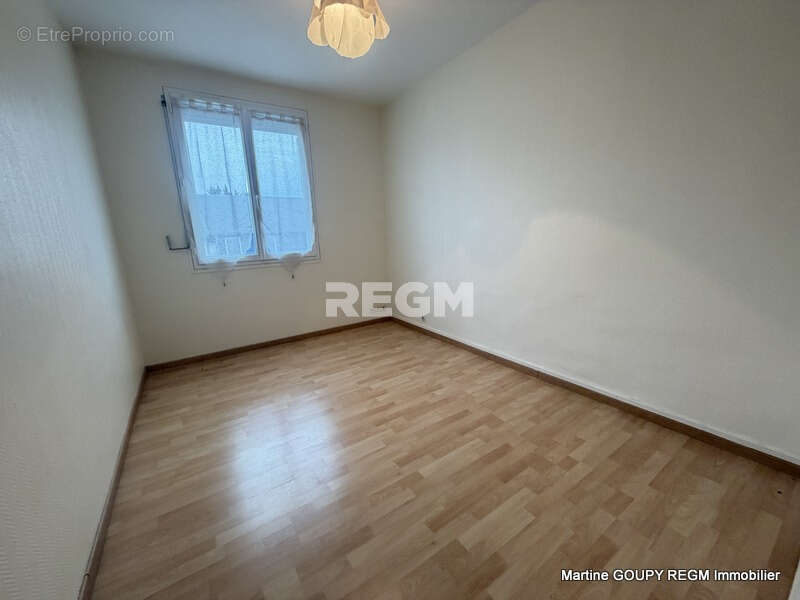 Appartement à LA CHAPELLE-SAINT-MESMIN