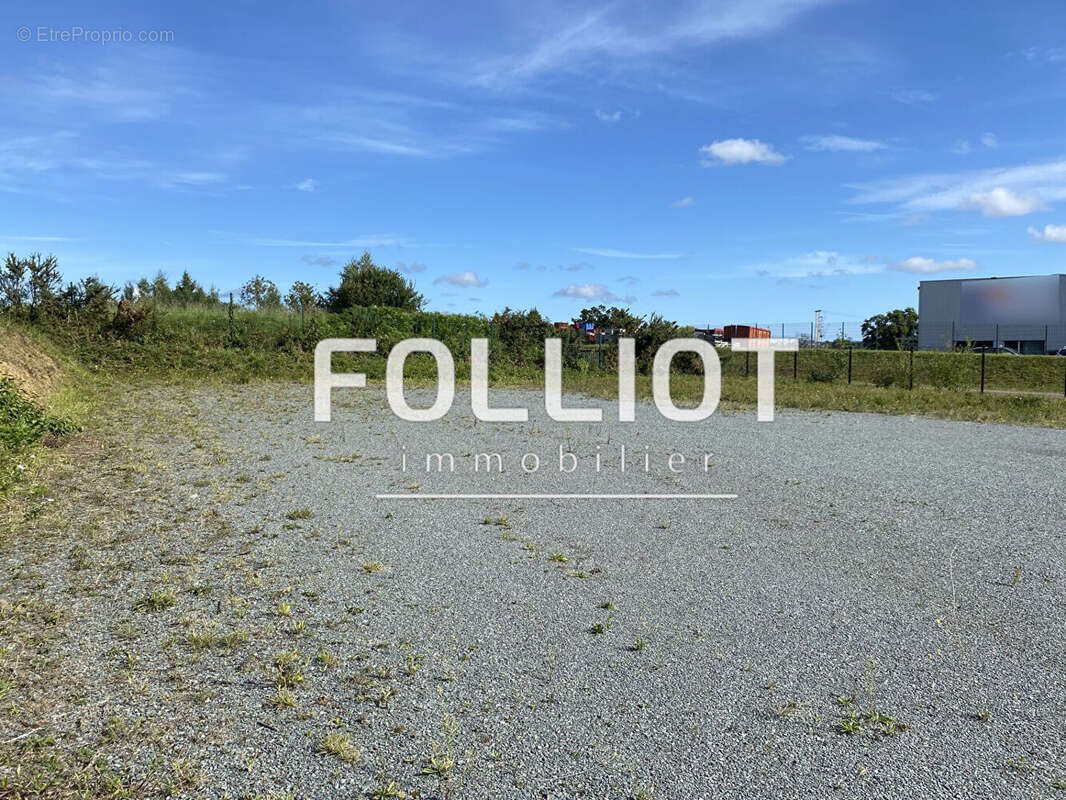 Commerce à SAINT-PIERRE-DE-COUTANCES