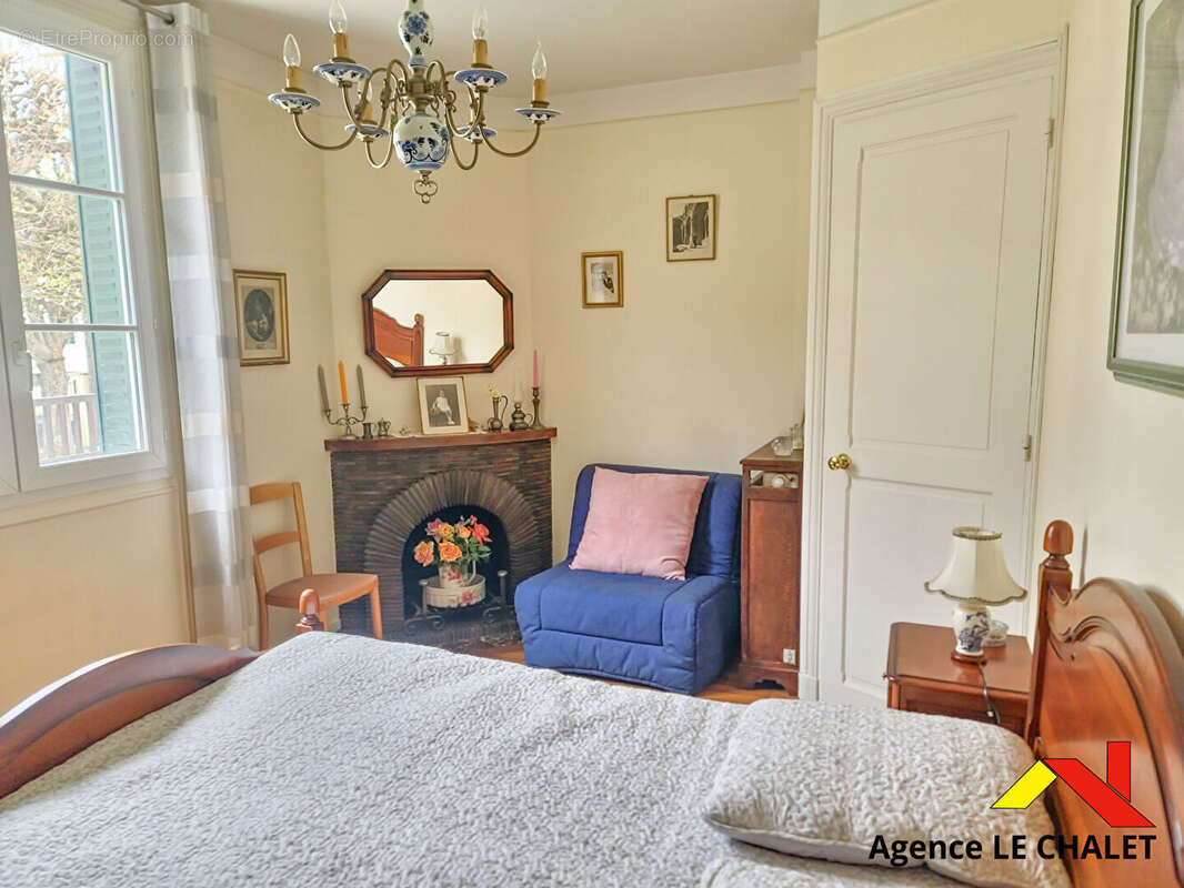 Maison à VILLENEUVE-LE-ROI