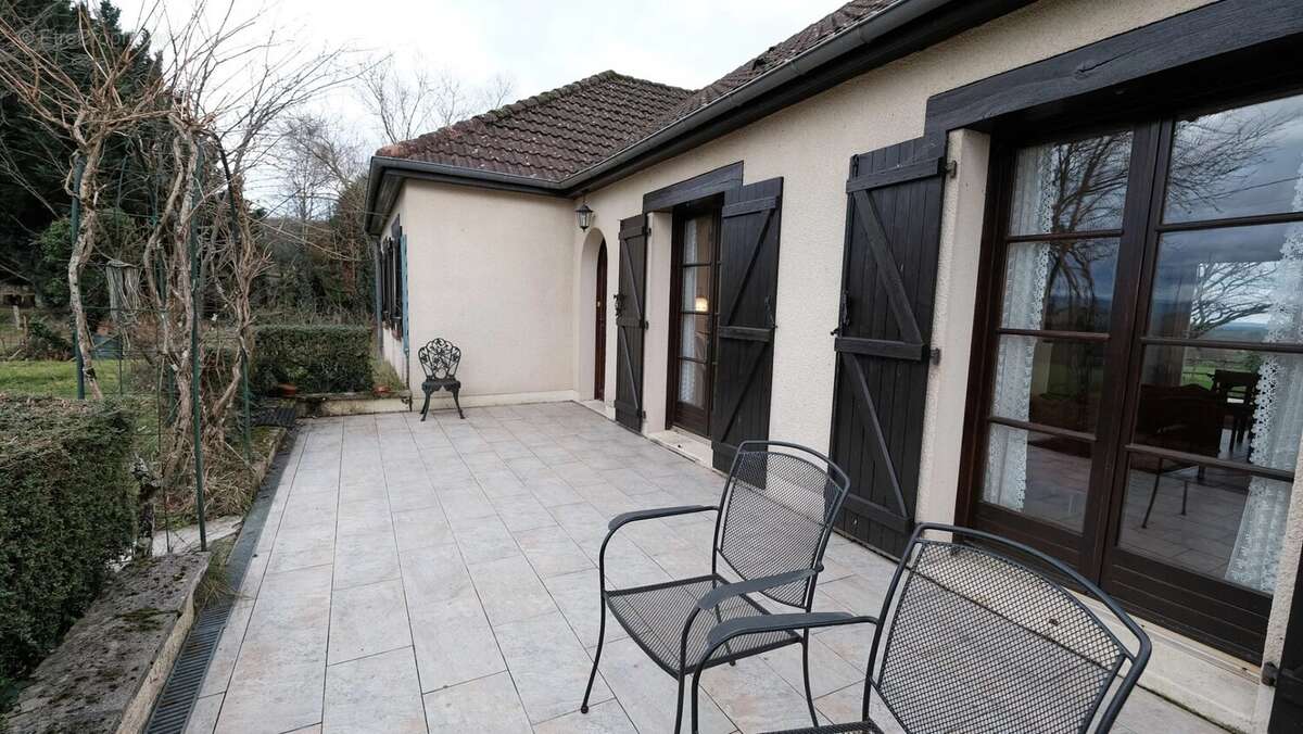 Maison à DUN-SUR-GRANDRY