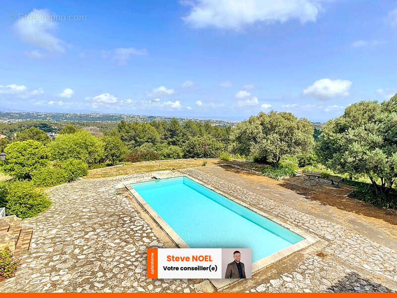 Maison à ROQUEFORT-LES-PINS