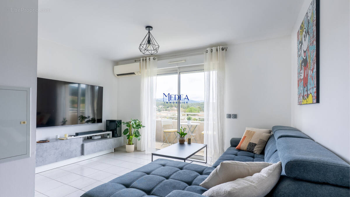 Photo 1 - Appartement à ROQUEFORT-LA-BEDOULE