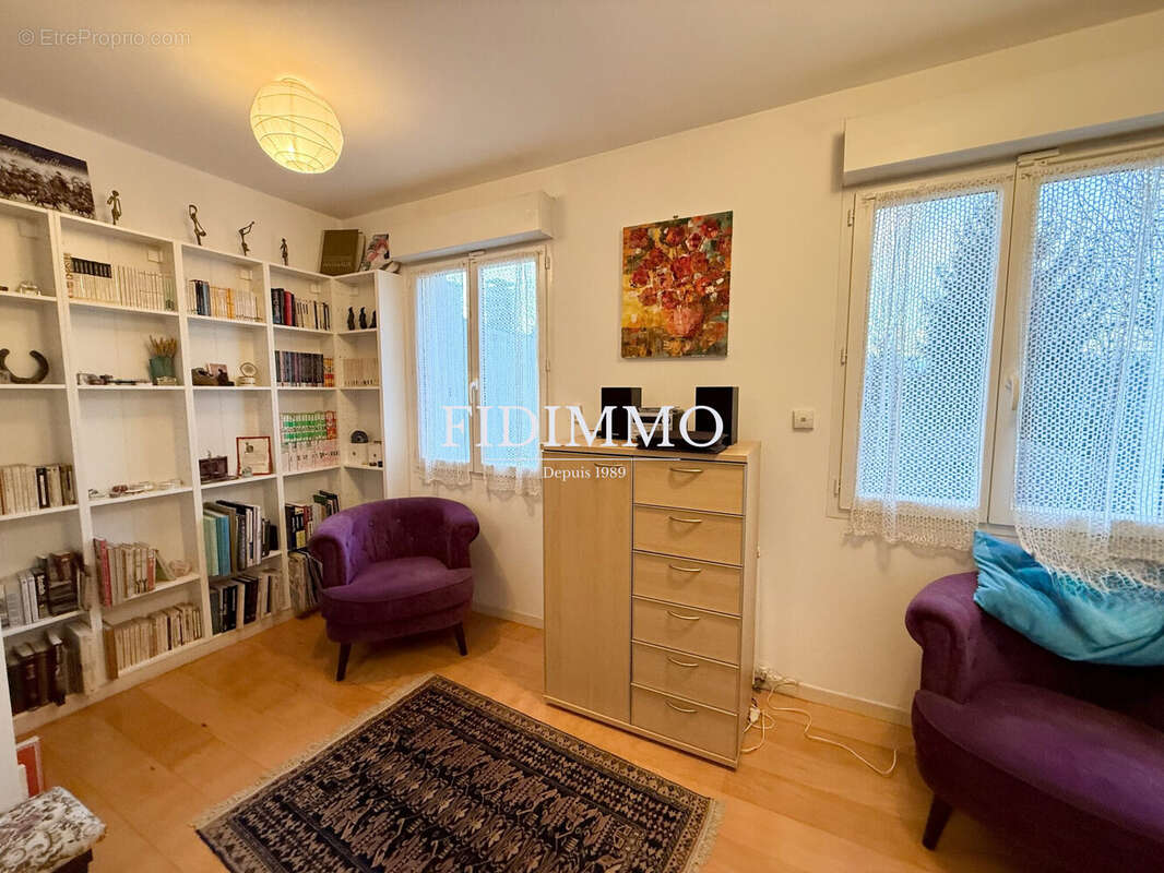 Maison à CHENNEVIERES-SUR-MARNE