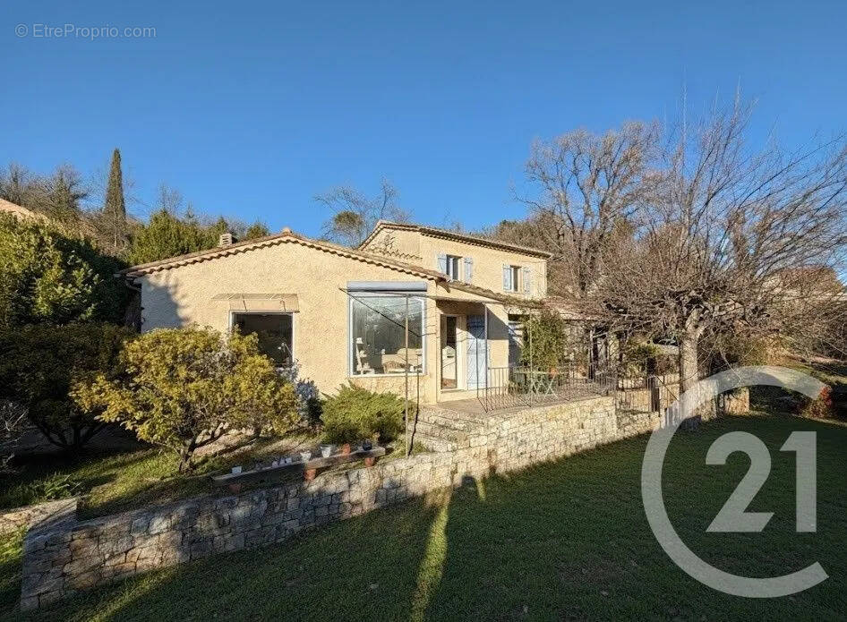 Maison à CHATEAUNEUF-GRASSE
