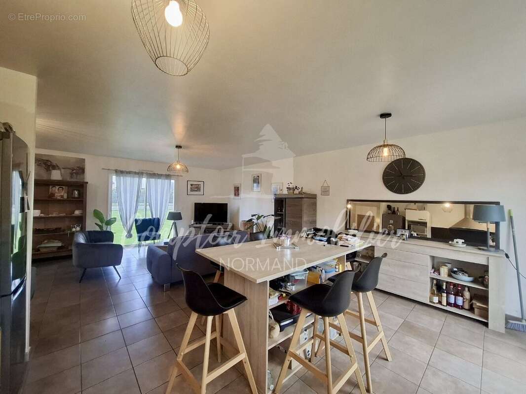 Maison à VARENGEVILLE-SUR-MER