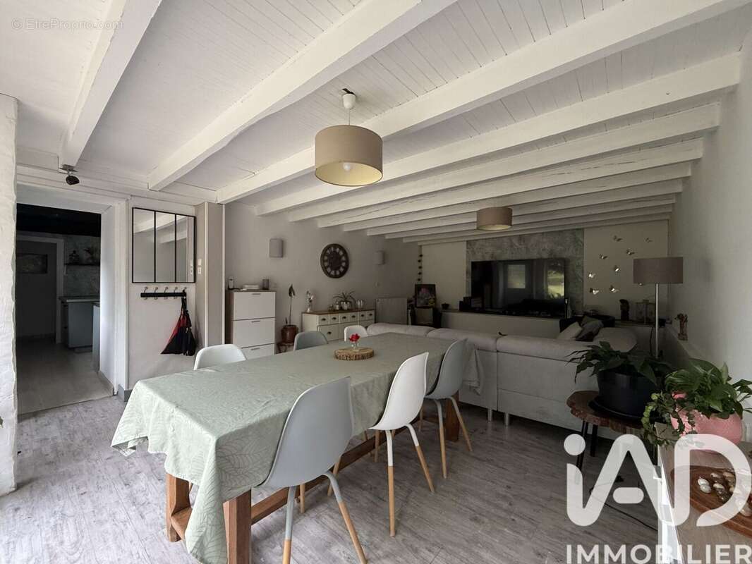 Maison 120 m² à Les Cars  - photo 4