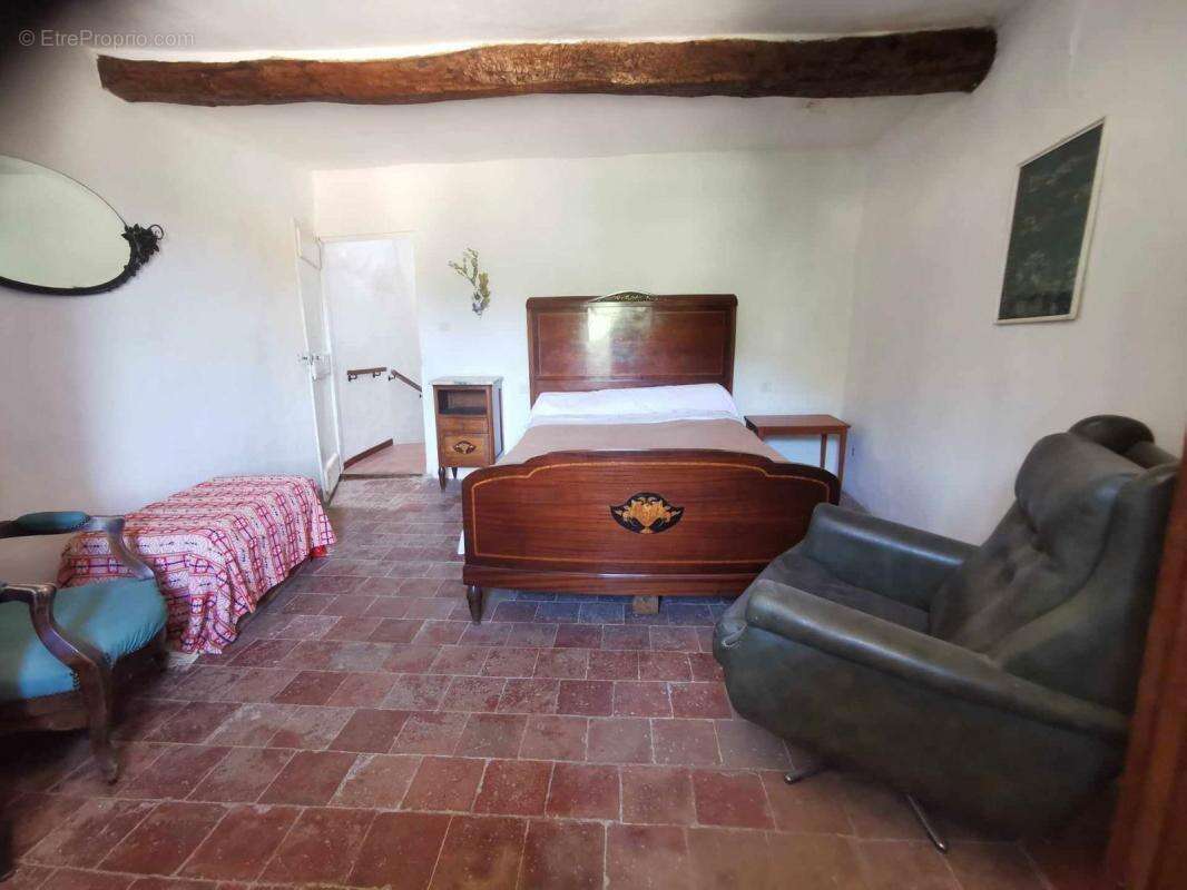 MOUSTIERS -SAINTE-MARIE  Maison de 6 pièces, 4 chambres,139m² - photo 11