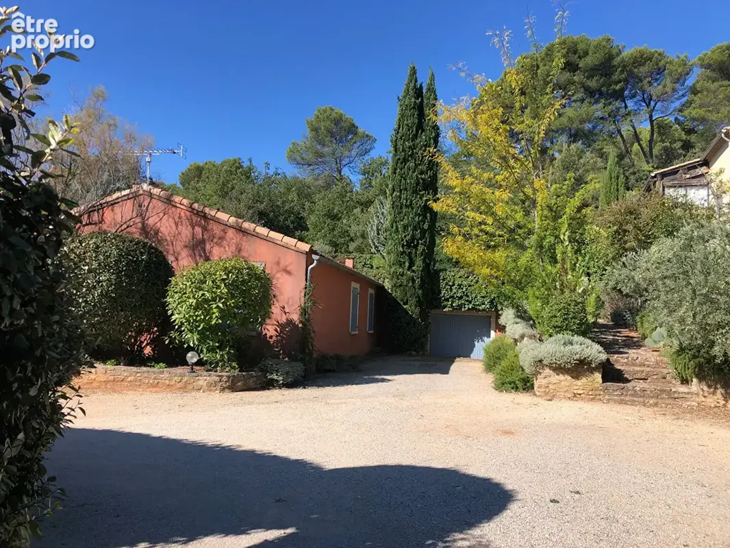 Roussillon, à deux pas du village, découvrez cette maison avec maison indépendante. - photo 4