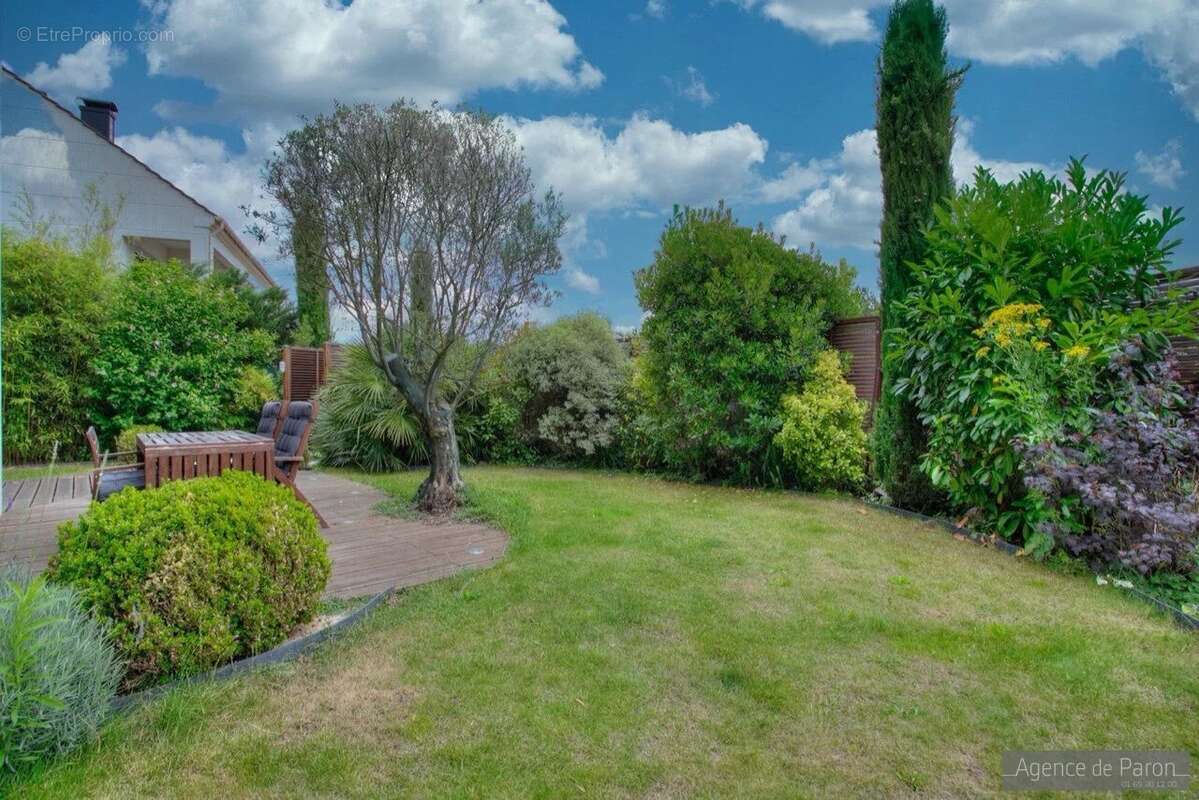 Maison à VERRIERES-LE-BUISSON