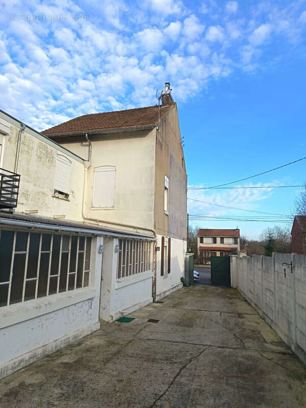 Maison à SAINT-QUENTIN