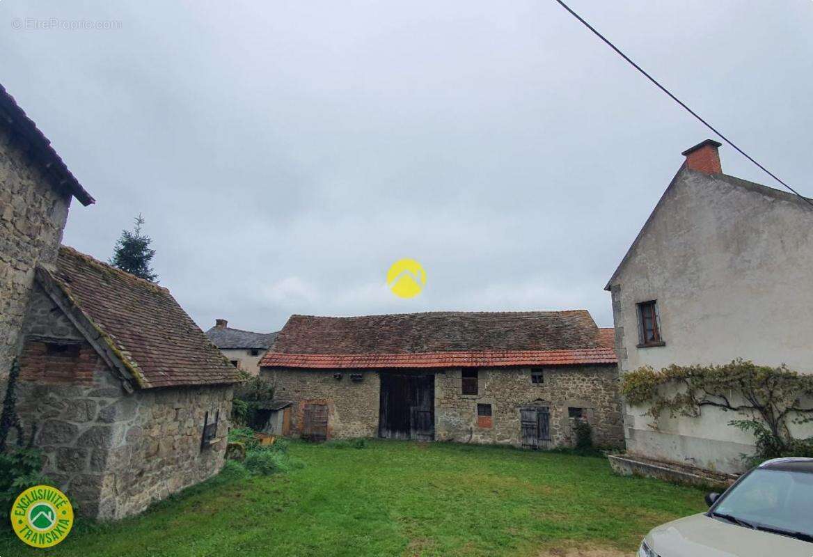 Maison à PEYRAT-LA-NONIERE