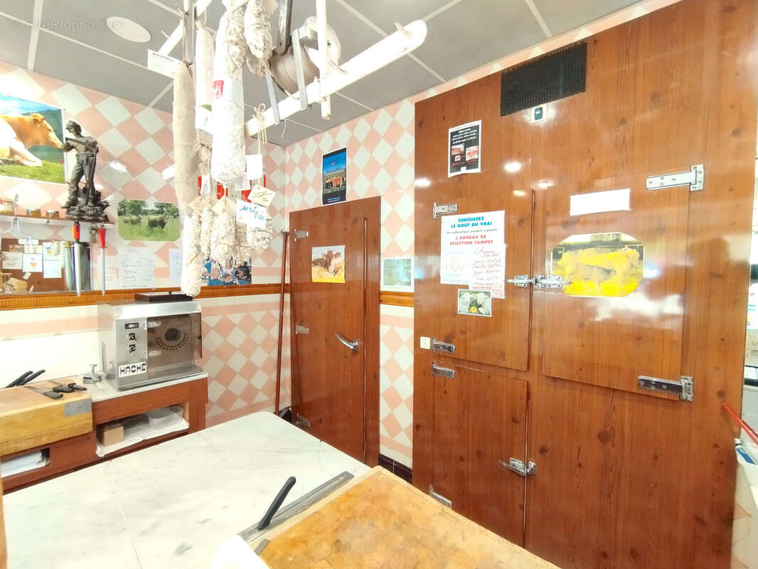 Commerce à CASTRES-GIRONDE