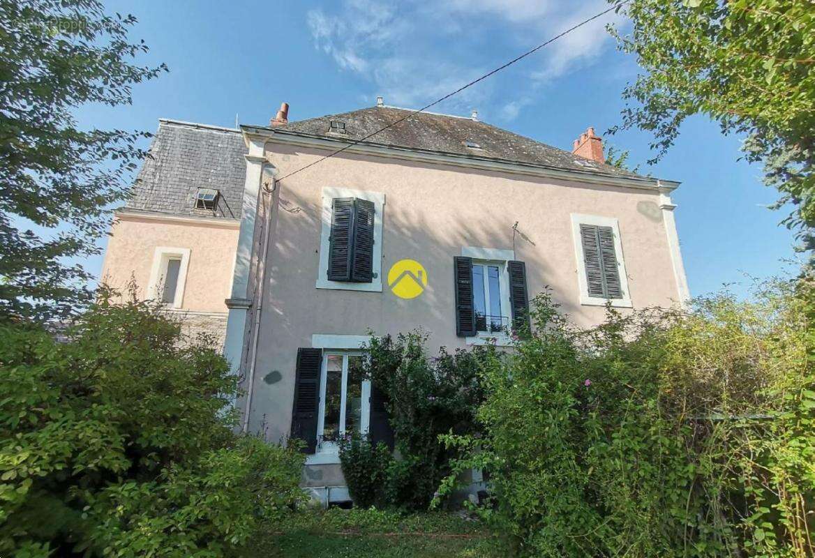 Maison à NERIS-LES-BAINS