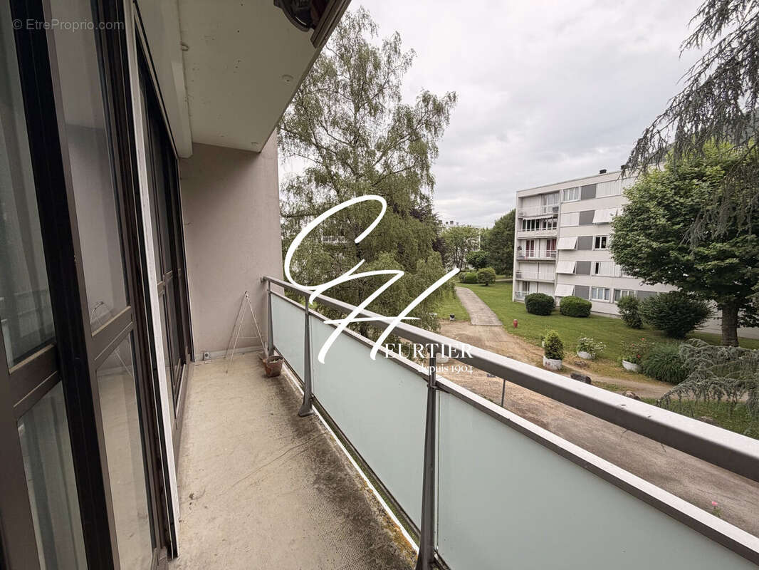 Appartement à SAINT-MARTIN-D'HERES