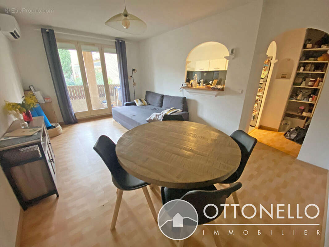 Appartement à ROQUEBRUNE-SUR-ARGENS