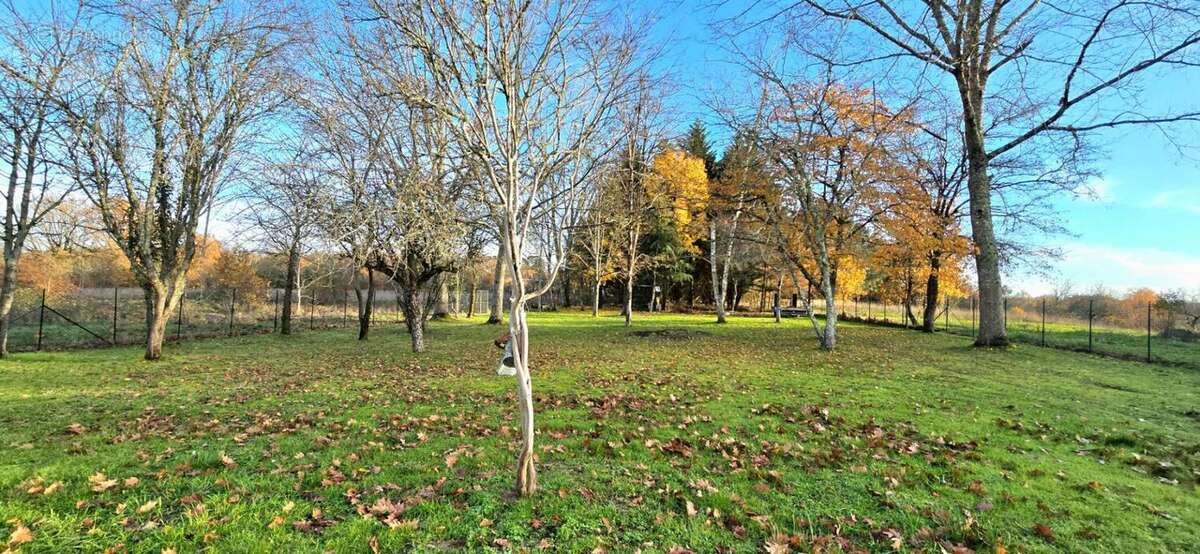Maison à SAINT-MARTIAL-D'ARTENSET