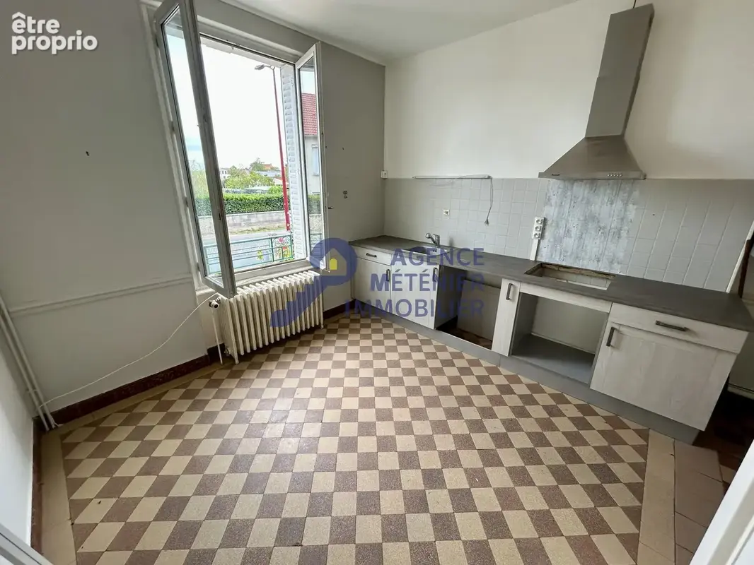 Maison avec 3 chambres, sous-sol, garage et beaux volumes à aménager - photo 4