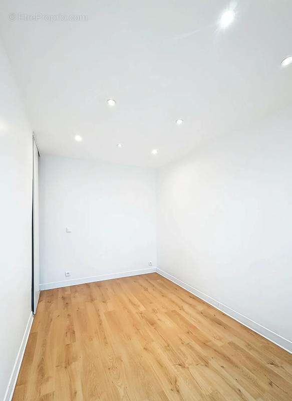 Appartement à CHARENTON-LE-PONT