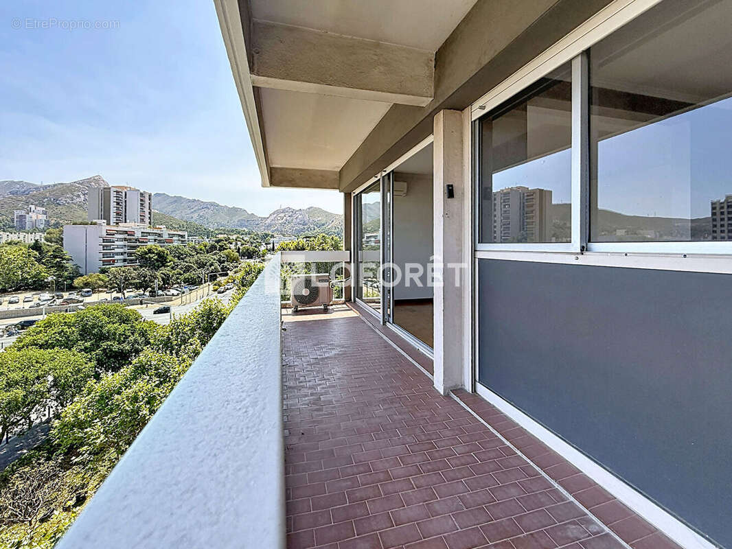 Appartement Marseille 4 pièce(s) 75 m2 SAINT TRONC Résidence le FONTENOY. - photo 7