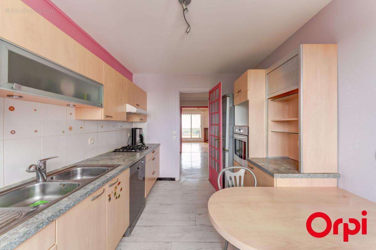 T3 de 96,63 m² - Vue dégagée - photo 7