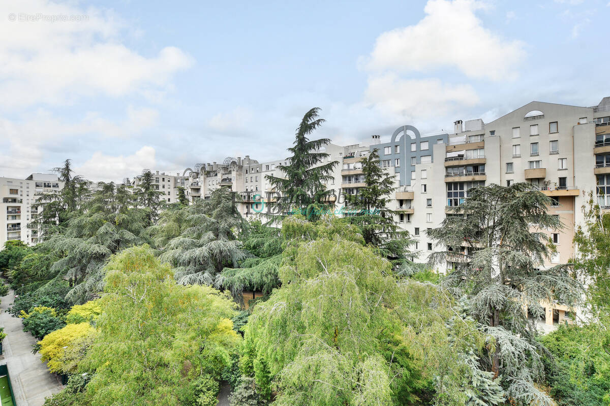 Appartement à CHARENTON-LE-PONT