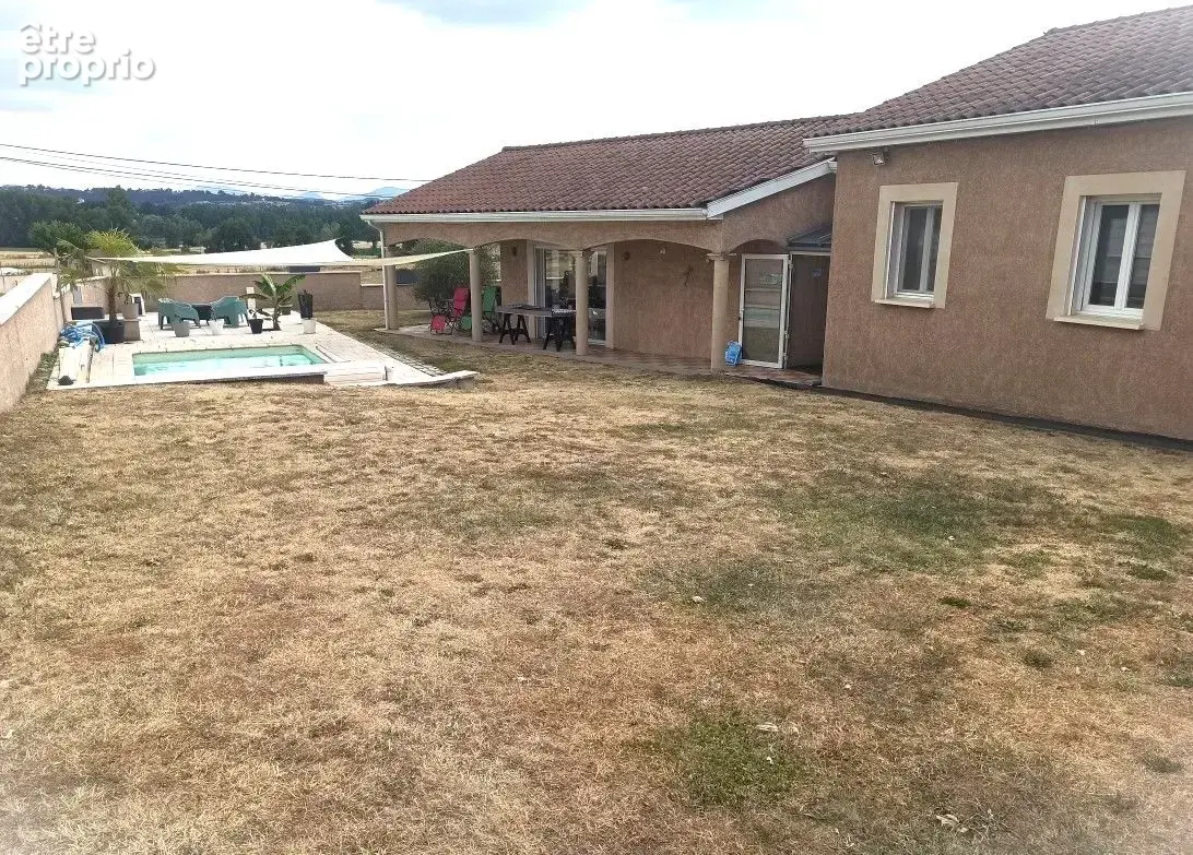 Maison 140 m² à Bas-En-Basset  - photo 1