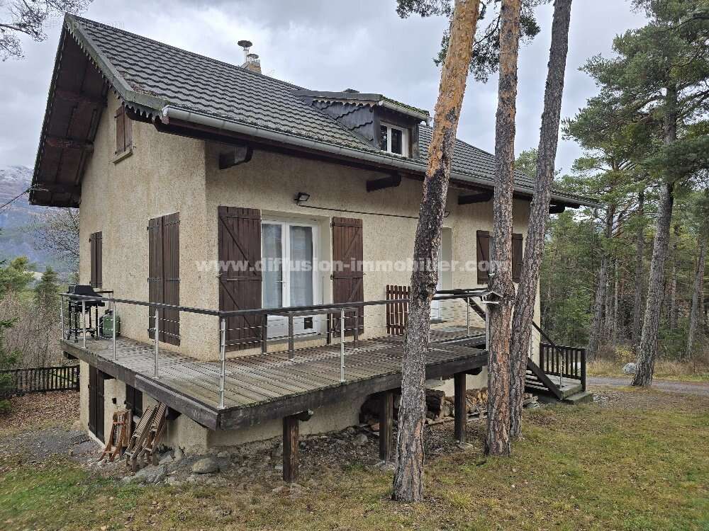 Maison à UVERNET-FOURS