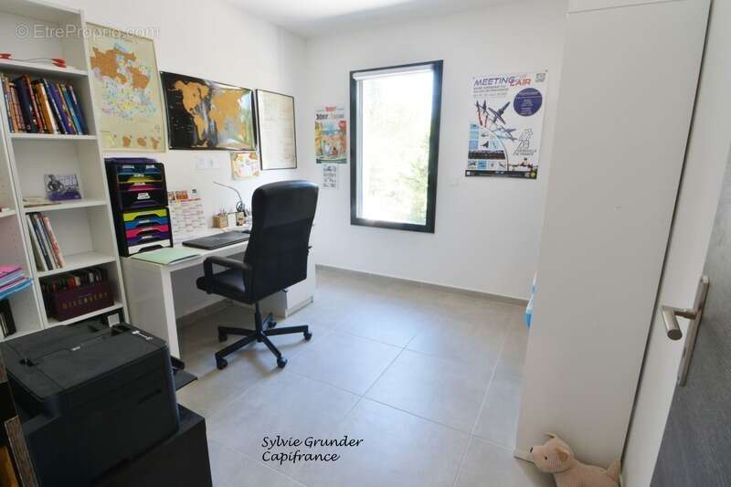 Maison à vendre contemporaine 6 pièces 4 chambres Salon de Provence - photo 12